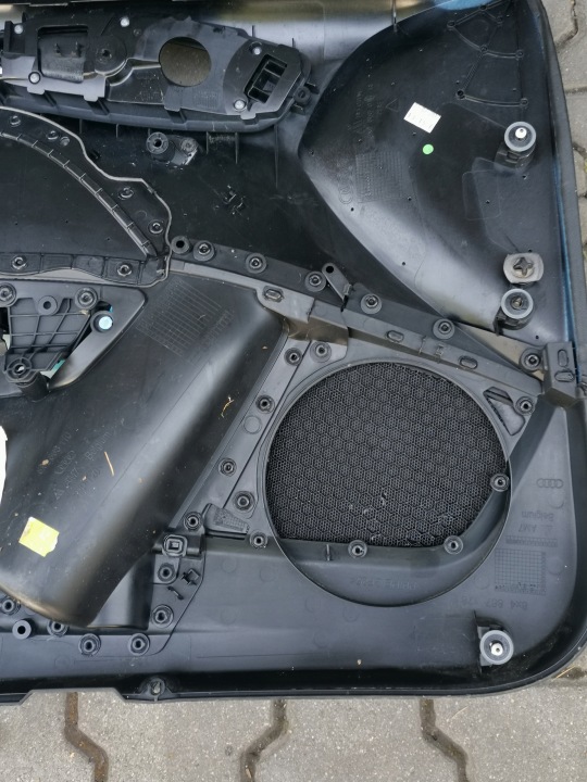 GARNITURE PORTES DROIT AVANT 8X4868110 AUDI A1 5D