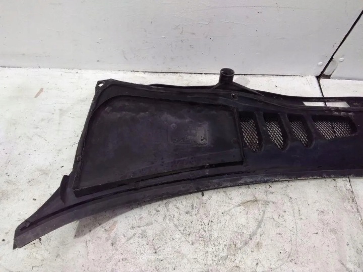 PLASTYK ESSUIE-GLACES AVANT VOLVO V70 I (LV) 9127584 2.5L DIESEL 103KW