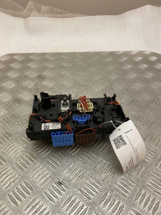 MERCEDES-BENZ E W238 BOÎTE FUSIBLES A2139068801