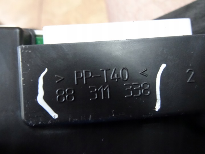 COROLLA E12 2.0D 03' D4D COMPTEUR TABLEAU DE BORD 88311338