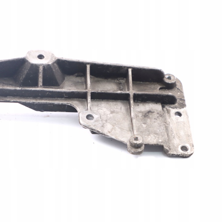 VW PASSAT B6 GOLF 5 AUDI A3 8P 2.0 TDI SUPPORT POIGNÉE MOTEUR 03G131159