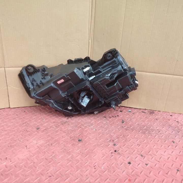 AUDI A3 8V COMPLET LED LIFT 034C EN BON ÉTAT EUROPE PHARE DROITE