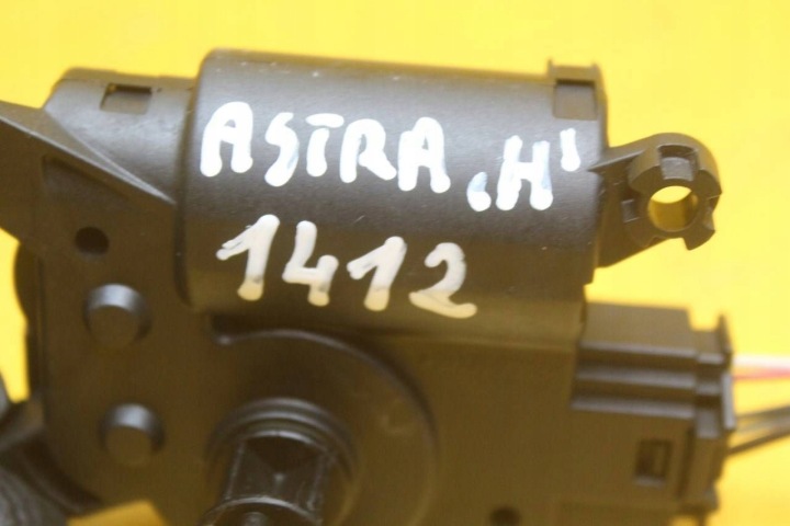 PETIT MOTEUR RÉCHAUFFEURS OPEL ASTRA H 1.6 16V 52406339 3093691