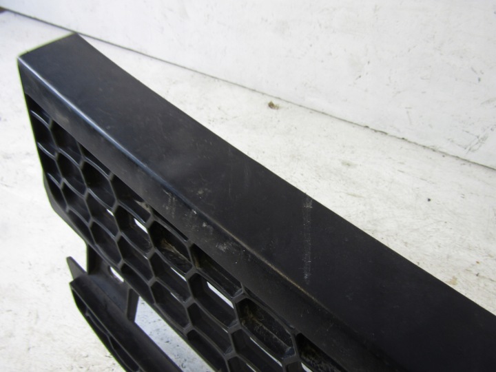 SCANIA SR AVEC GRILLE LAWECZKA CENTRALE PARE-CHOCS AVANT 2307678