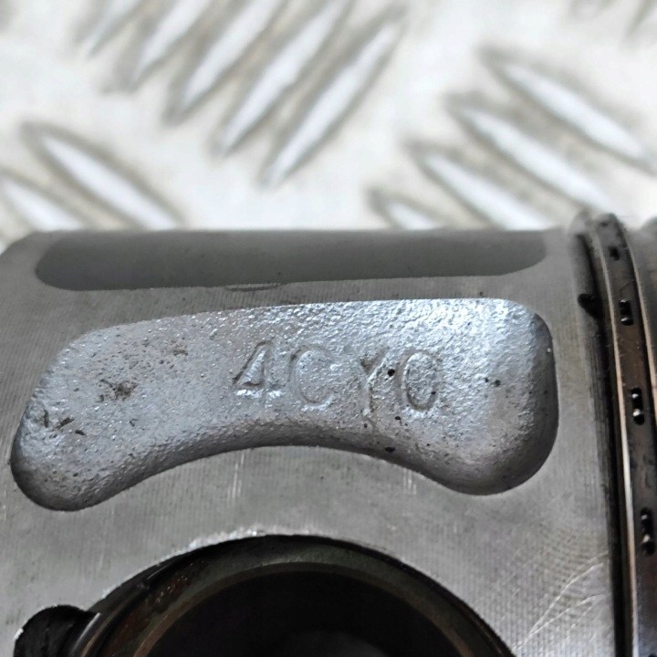 KIA SPORTAGE 2013 PISTON