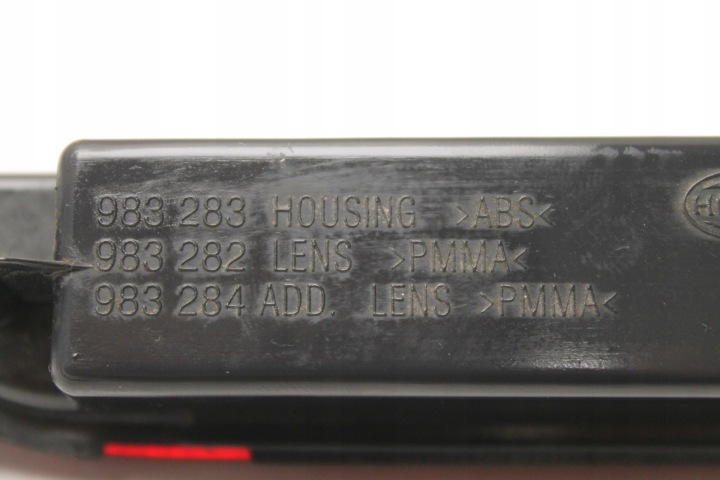 TROISIÈME LANTERNE STOP DODGE CALIBER 05303754AD