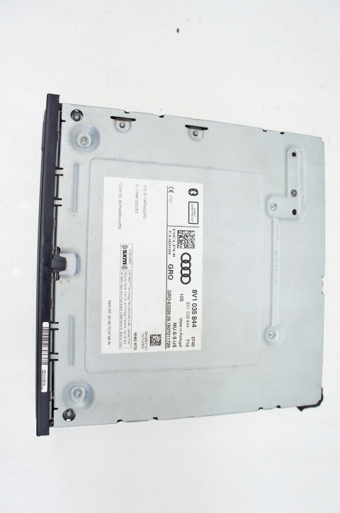 UA036 AUDI A3 III 8V LECTEUR DE CARTE MEDIA MMI NAVI 8V1035844