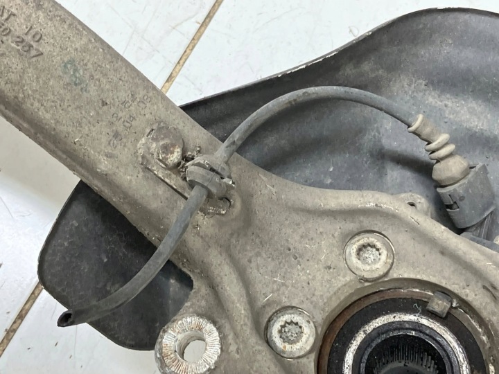 ROTULE DE DIRECTION BRAS DE SUSPENSION GAUCHE AVANT AUDI A6 C6 2.0 TFSI R4F0257
