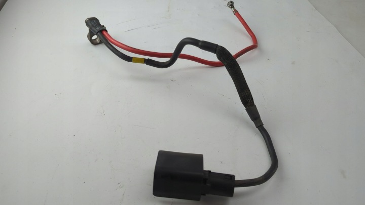 VOLKSWAGEN GOLF VI 2011 AVEC AVANT PLUS SERRE-CÂBLE FIL BATTERIE
