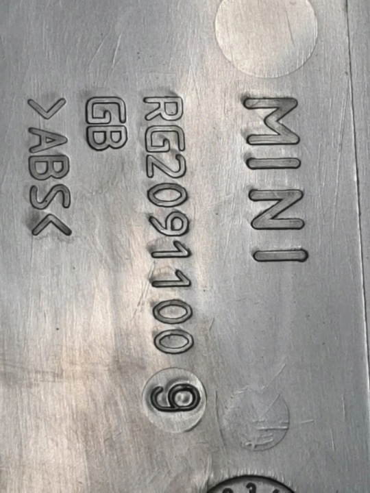 TABLEAU DE BORD DOUBLURE DE PASSAGE DE ROUE MINI OE 0770845