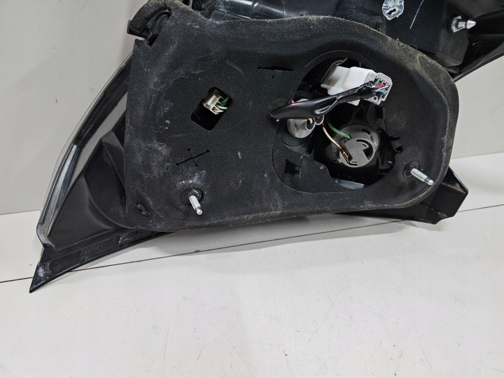 PHARE DROIT ARRIÈRE ARRIÈRE DROITE TOYOTA YARIS III 3 HYBRID HYBRIDE EUROPE