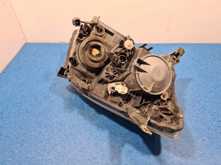TOYOTA AVENSIS T25 LIFT PROJECTEUR GAUCHE