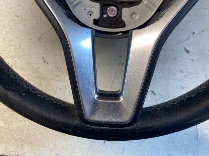 MERCEDES W218 VOLANT CUIR MULTI PALETTES
