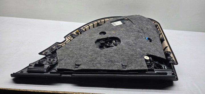 MERCEDES W205 COLLECTEUR PORTES GAUCHE ARRIÈRE ARRIÈRE A2057300170
