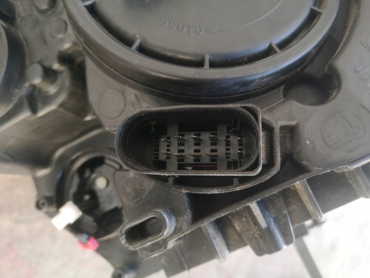 SKODA YETI 5L 5L1 LIFT 13-17 2013-2017 BI XÉNON LED GAUCHE AL ORIGINAL