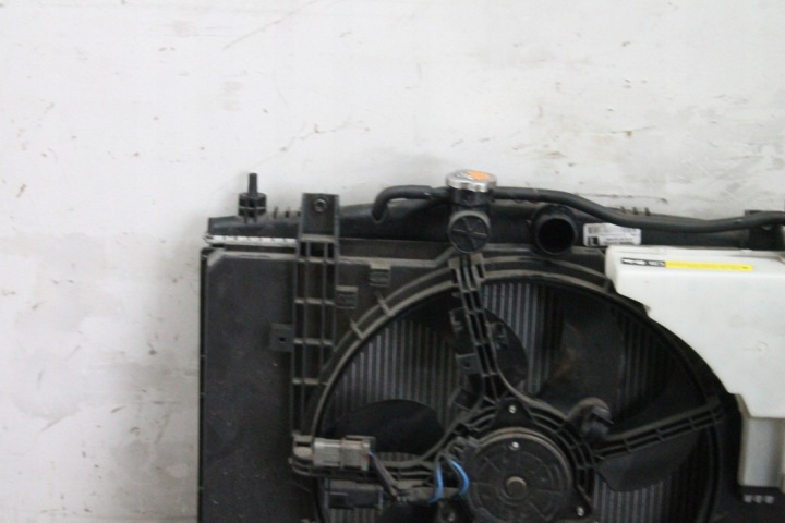 ENSEMBLE RADIATEURS NISSAN JUKE (F15) 21480BA60B 1.6L GASOLINE 86KW 2016