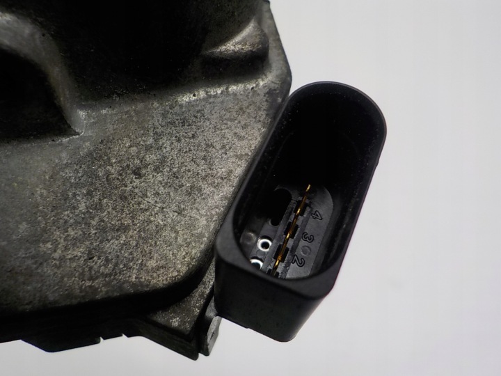 VW SEAT SKODA 1.4 TDI PAPILLON DES GAZ 045128063G V140