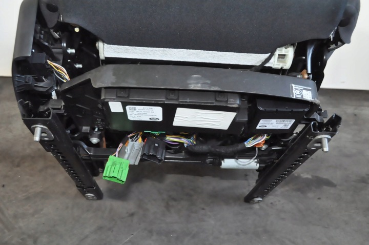 LAND ROVER RANGE ROVER VELAR L560 SIÈGE DROIT CUIR ÉLECTRIQUE ANGLAIS