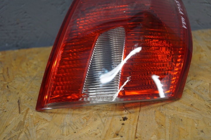 FORD KUGA MK1 PHARE ARRIÈRE GAUCHE DANS AILE