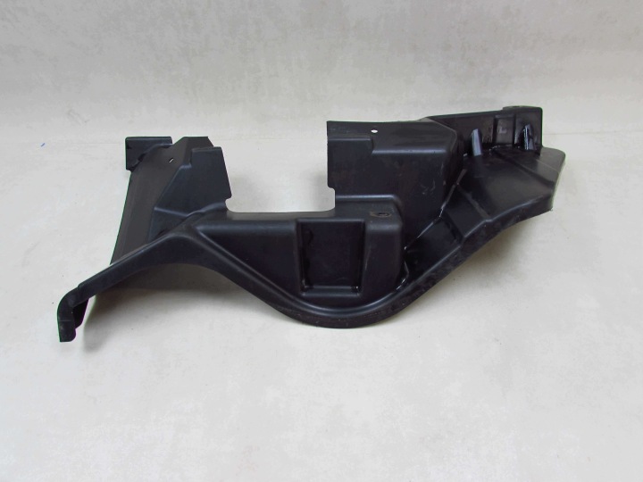 MITSUBISHI CANTER FUSO 7C15 17R PASSAGE DE ROUE PROTECTION MOTEUR CABINES DROITE 11-19