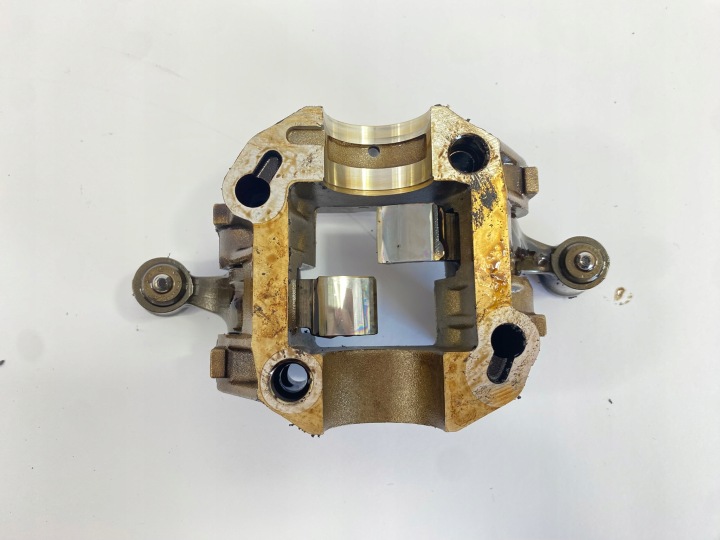 LEVIERS SOUPAPES KLAWISZE MERCEDES W124 230E 230TE 230 2,3 M102 1020512110