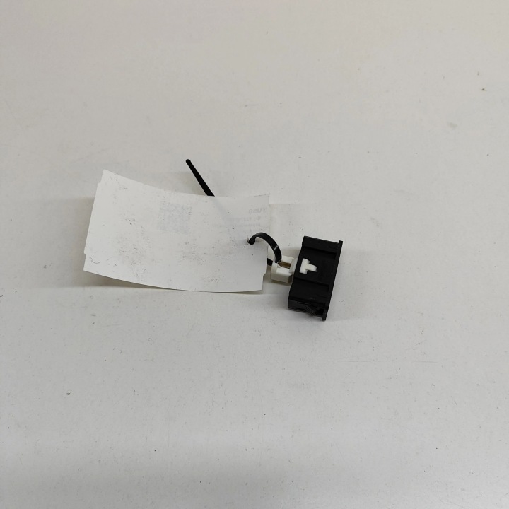 BMW 3 F30 F35 F31 2017 PRISE RACCORD USB