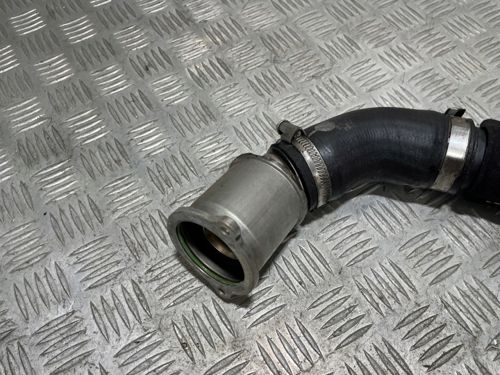 SILENCIEUX TUYAU TUYAU AIR TURBINES VW GOLF VII AUDI SKODA 2.0TDI 04L131111AD