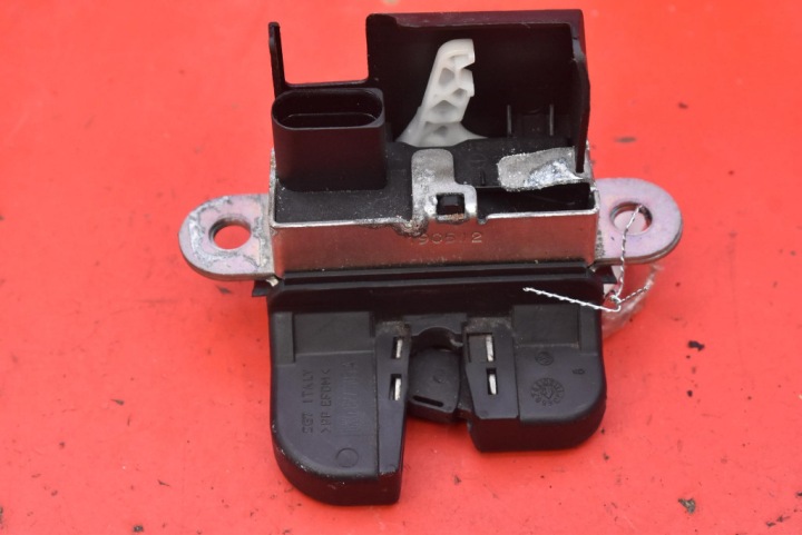 SERRURE COUVERCLES DE COFFRE ARRIÈRE COUVERCLES DE COFFRE 5K0827505A VW GOLF 6 VI 5D HAYON 08-15