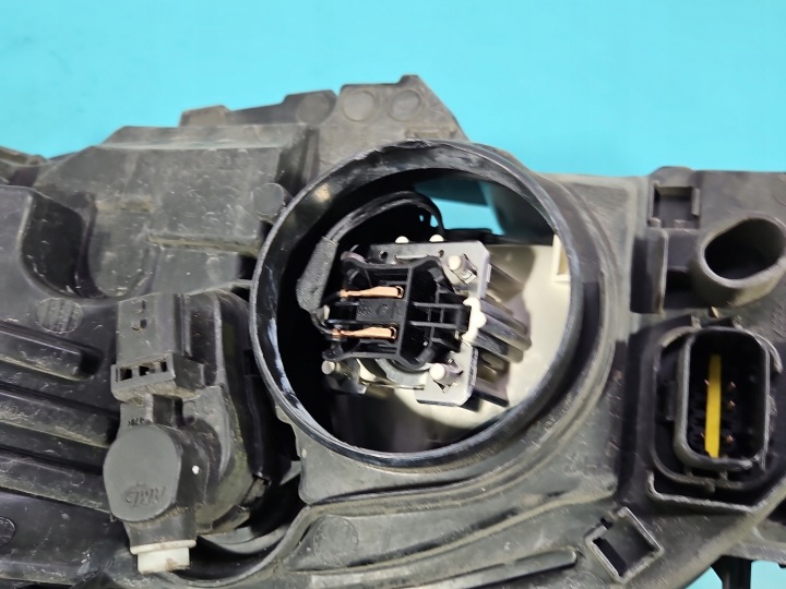 PROJECTEUR DROIT PHARE AVANT PEUGEOT 508 I EUROPE