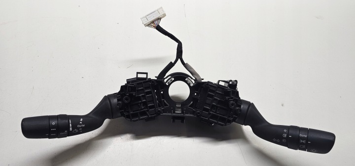 TOYOTA COROLLA E21 COMMUTATEUR COMPOSITE MANETTES ROGI MOISSONNEUSE-BATTEUSE 17J910 17J916