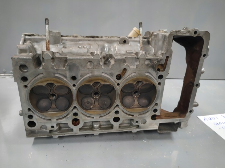 AUDI A6 C7 4G A7 A4 B8 A5 8T Q5 8R 3.2 V6 POUCES CULASSE DROITE 06E103404A