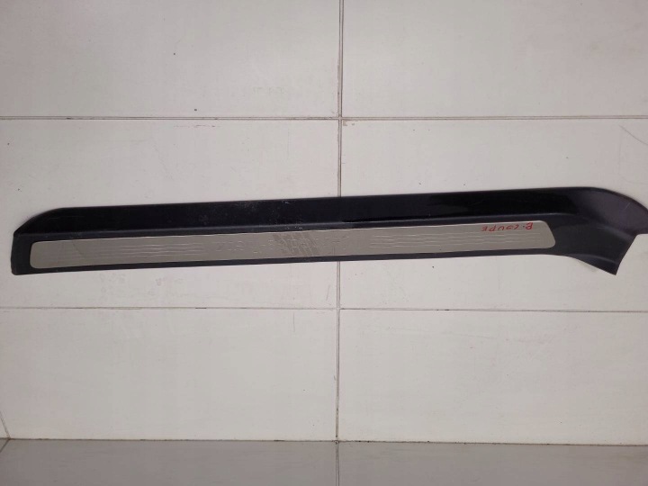 MOULURE SEUIL AVANT GAUCHE CÔTÉ MERCEDES-BENZ E-CLASS A2076800135
