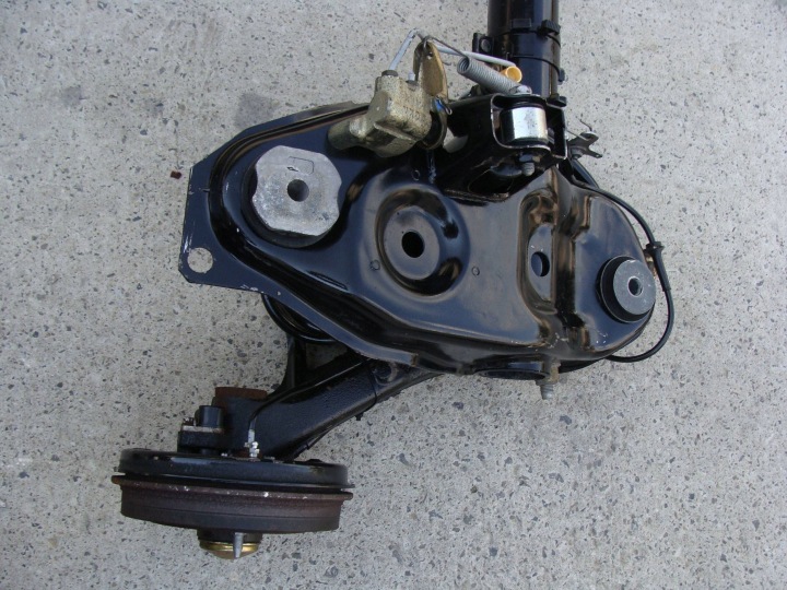 POUTRE AXE ARRIÈRE FIAT PUNTO I LANCIA Y NON MALOWANA NON RÉPARÉ REAL PHOTO