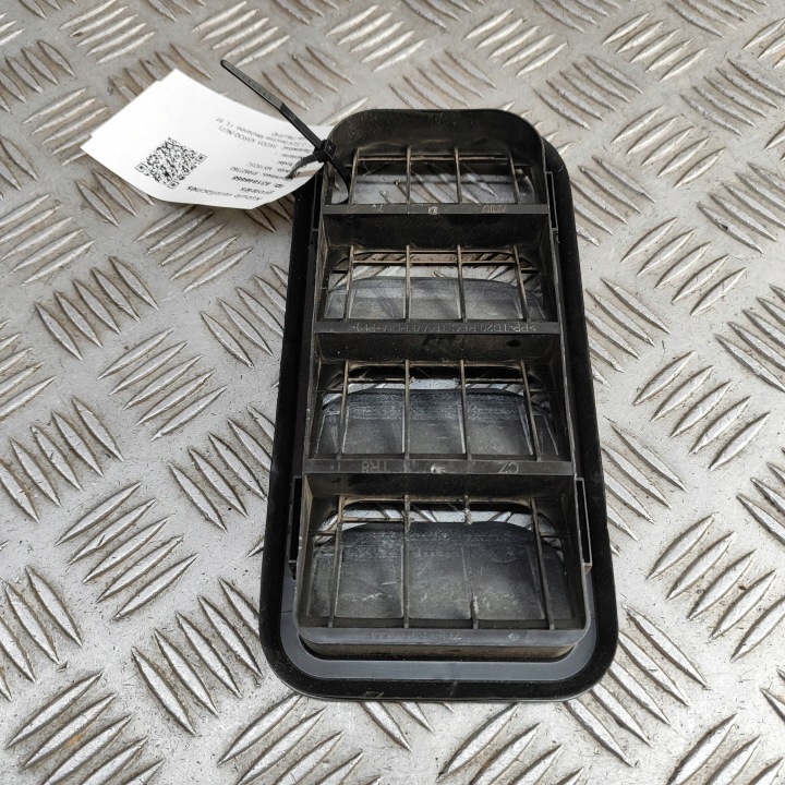SKODA KAROQ 2024 GRILLE VENTILATION SOUS ZDERZAKIEM TYLNYM
