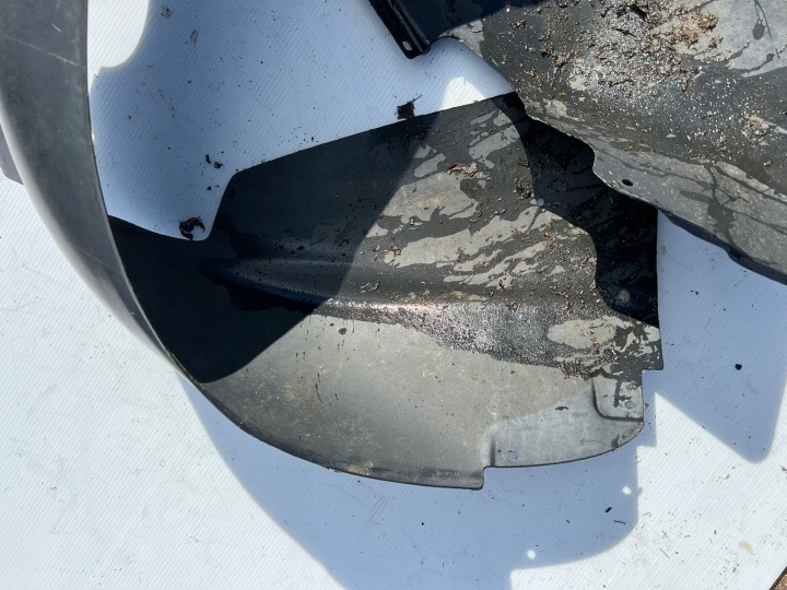 PASSAGE DE ROUE DROIT AVANT AUDI A4 B6 8E0821172B