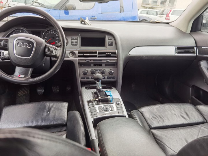 AUDI A6 BOÎTE FUSIBLES 2005 2.4L 4F0941824