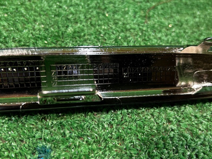 MERCEDES A-KLASA W177 MOULURE CHROME GRILLE DE RADIATEUR CALANDRE AVANT GAUCHE A1778881300