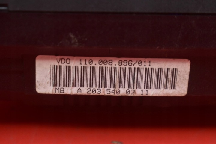 COMPTEUR TABLEAU DE BORD EUROPE A2035400711 MERCEDES C-KLASA W203 2.0 129 KM 00-04