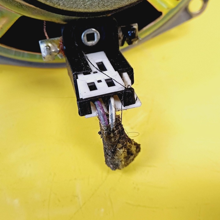 HAUT-PARLEUR GAUCHE DROIT AVANT RENAULT ESPACE III 6025301083C NR329