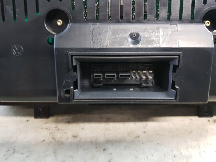 COMPTEUR VW PASSAT B6 2.0 TDI A2C53042108