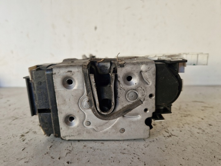 SERRURE DE PORTE GAUCHE AVANT MERCEDES SPRINTER W906