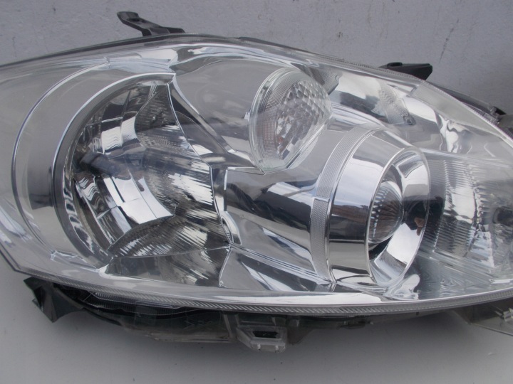 PROJECTEUR PHARE TOYOTA AURIS I 1 E15 LIFT 81110-02A40 81150-02540 VALEO