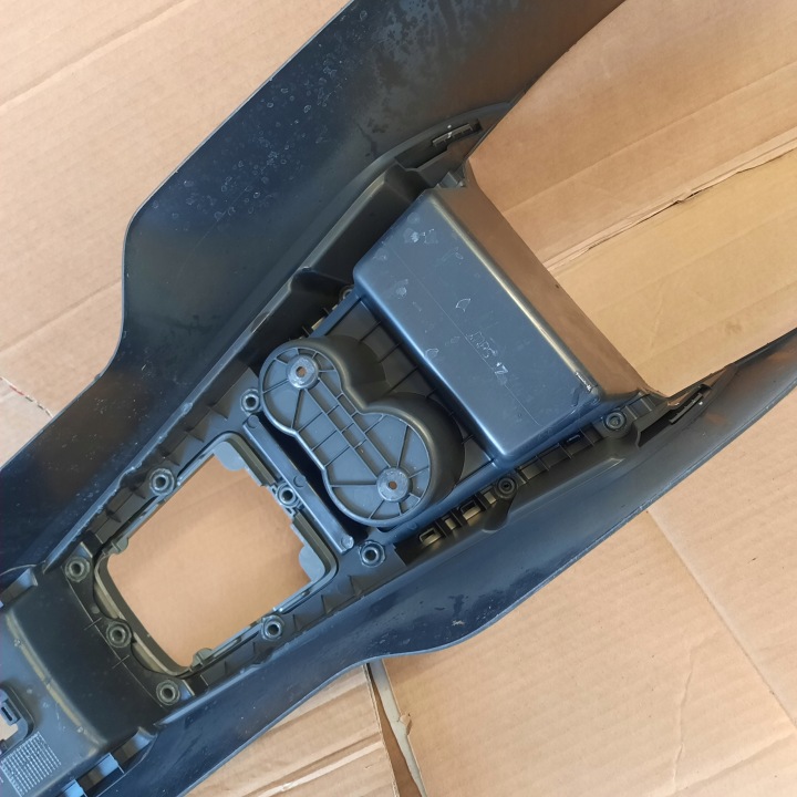 SKODA FABIA 3 HAYON TUNNEL CENTRAL 6V0863242