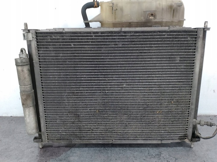 RADIATEUR EAU AVEC VENTILATEUR RENAULT CLIO III 8200688382 8200688375 1.5