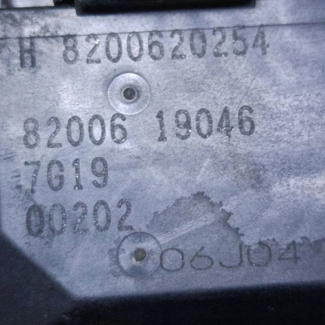 2008 RENAULT LAGUNA III PAPILLON DES GAZ 8200620254