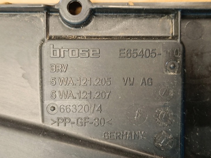 SKODA OCTAVIA IV 1,5 TSI 110KW 2023 R VENTILATEUR RADIATEURS CHÂSSIS 5WA121205