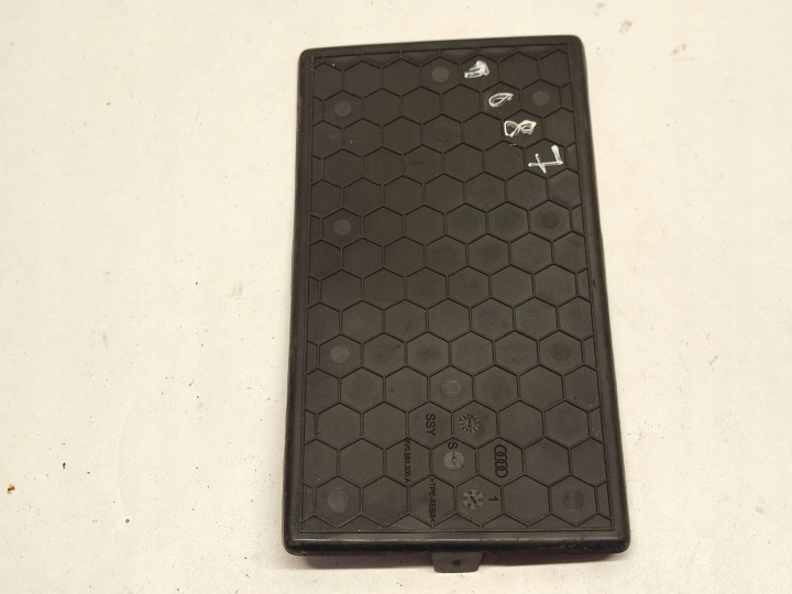 AUDI A3 S3 8V TAPIS VERS BOÎTE À GANTS 8V0863300A 2016