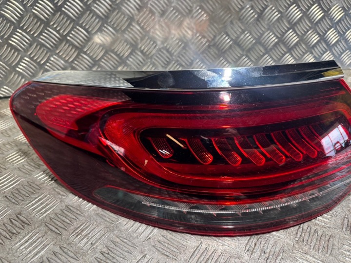 MERCEDES PHARE ARRIÈRE DROITE ARRIÈRE DROIT GLC COUPÉ 253 W253 RESTYLAGE LIFT A2539060702
