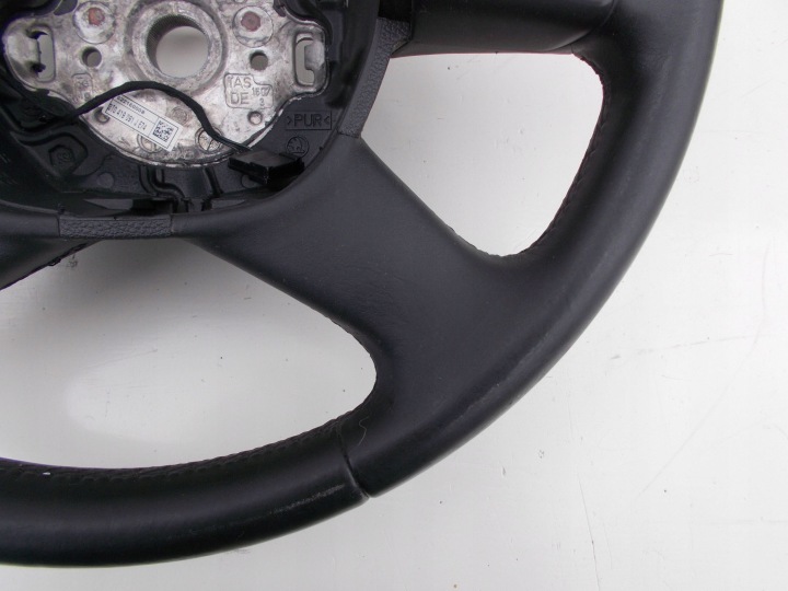 KIEROWNOICA AUTOMOBILE CUIR SKODA YETI 5L 3T0419091J