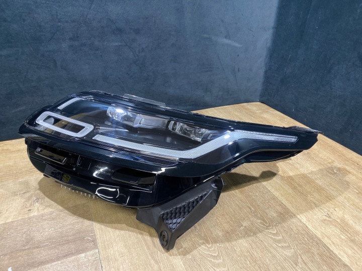 PHARE AVANT GAUCHE RANGE ROVER VELAR HIGH VERSION L8A213W030LA